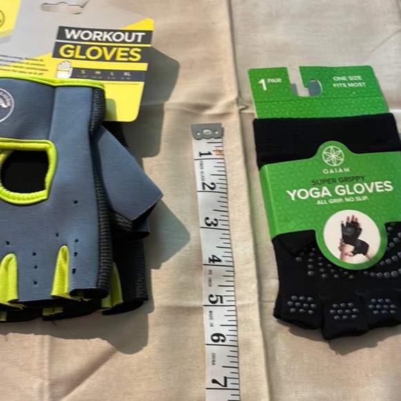 Nike Under Armor Gaiam Body Glove Athletic Set - Picture 9 of 11